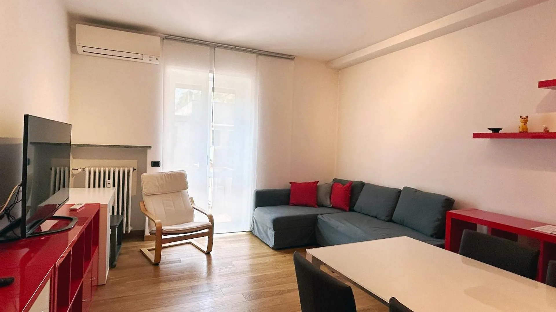 Comfortable Apartment In The Heart Of Lecco 0*,  Włochy